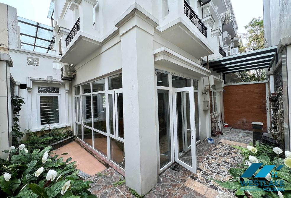 Cho thuê nhà đẹp có sân vườn rộng tại khu T, Ciputra, Tây Hồ, Hà Nội