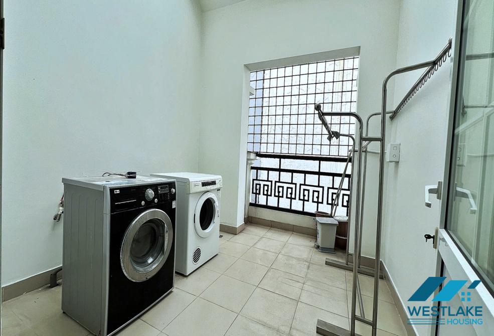 Cho thuê nhà đẹp có sân vườn rộng tại khu T, Ciputra, Tây Hồ, Hà Nội