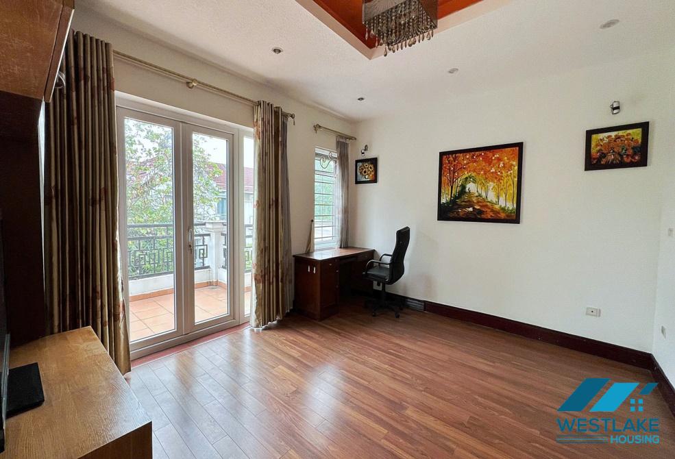 Cho thuê nhà đẹp có sân vườn rộng tại khu T, Ciputra, Tây Hồ, Hà Nội