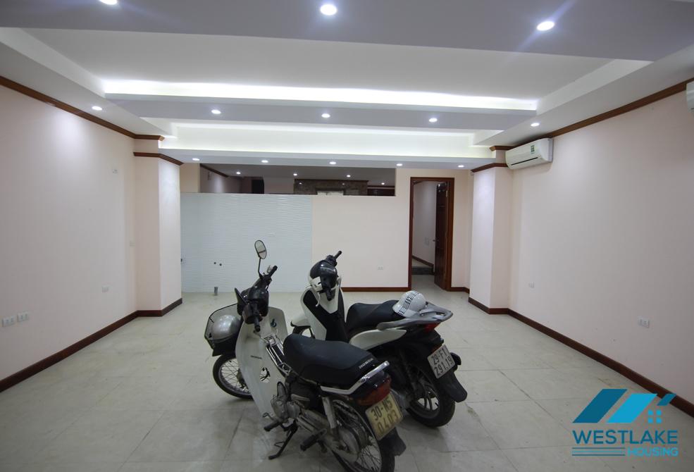 Office for rent with 50 sqm for rent in Tay Ho, Hanoi