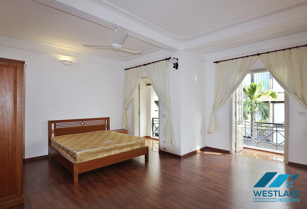 A renovated 5 bedroom house for rent in Tay Ho, Ha Noi A renovated 5 bedroom house for rent in Tay Ho, Ha Noi