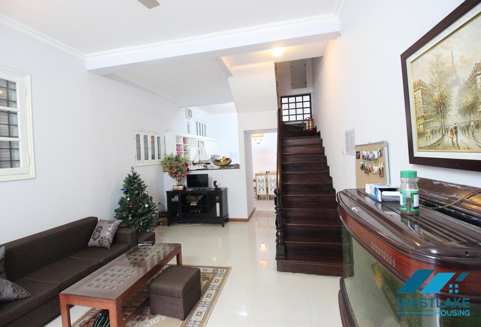Charming room for rent in Vong Thi street, Tay Ho, Ha Noi