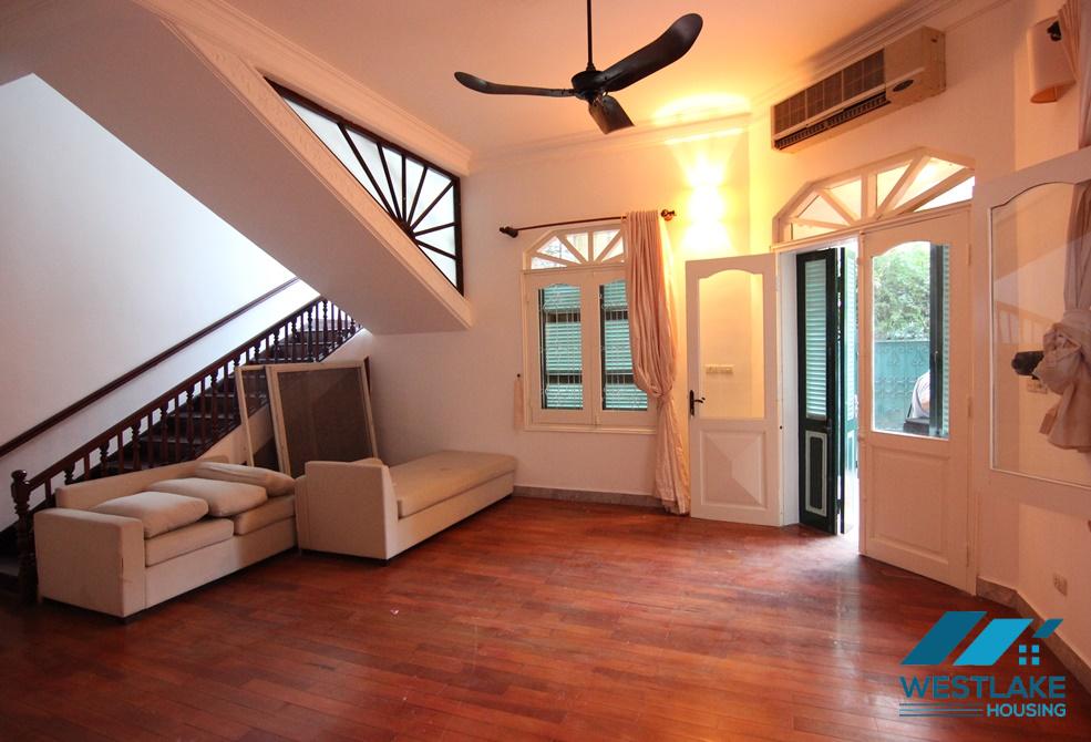 Beautiful house with 3 bedrooms for rent in Tay Ho, Ha Noi Beautiful house with 3 bedrooms for rent in Tay Ho, Ha Noi