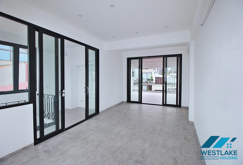 Renovated house for rent to make an office or restaurant in Tay Ho, Ha Noi