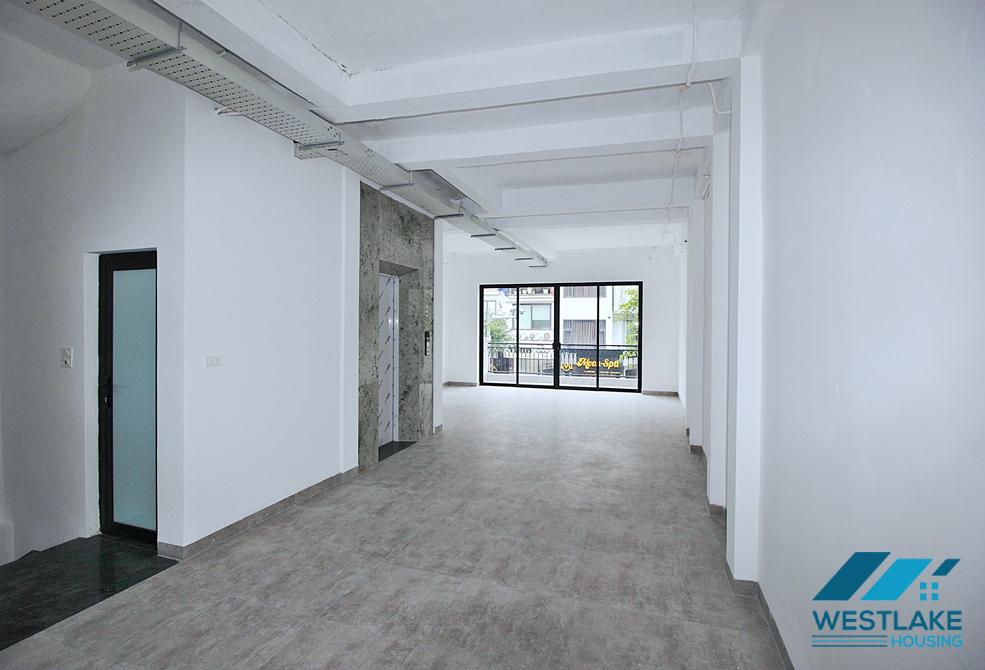 Renovated house for rent to make an office or restaurant in Tay Ho, Ha Noi