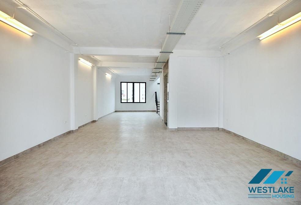 Renovated house for rent to make an office or restaurant in Tay Ho, Ha Noi