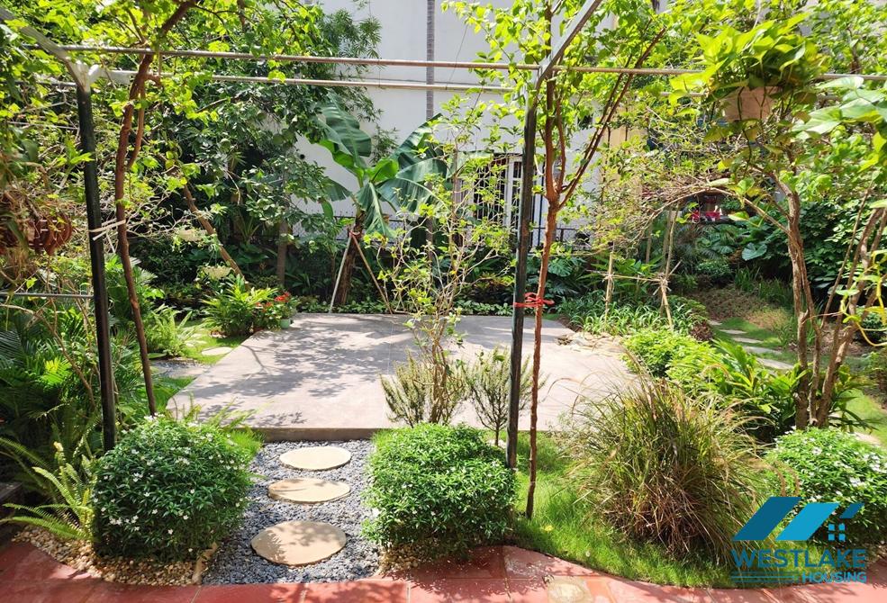 Garden house 4 bedroom for rent in Vong Thi st , Tay Ho, Ha Noi