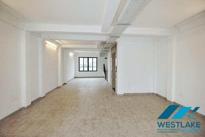 Cho Thuê Nhà Mới Được Cải Tạo Lại Để Làm Văn Phòng Hoặc Nhà Hàng Tại Tây Hồ, Hà Nội.