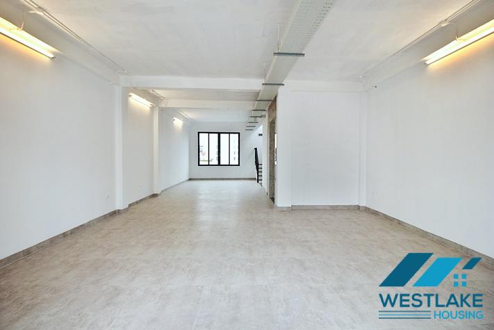 Cho Thuê Nhà Mới Được Cải Tạo Lại Để Làm Văn Phòng Hoặc Nhà Hàng Tại Tây Hồ, Hà Nội.