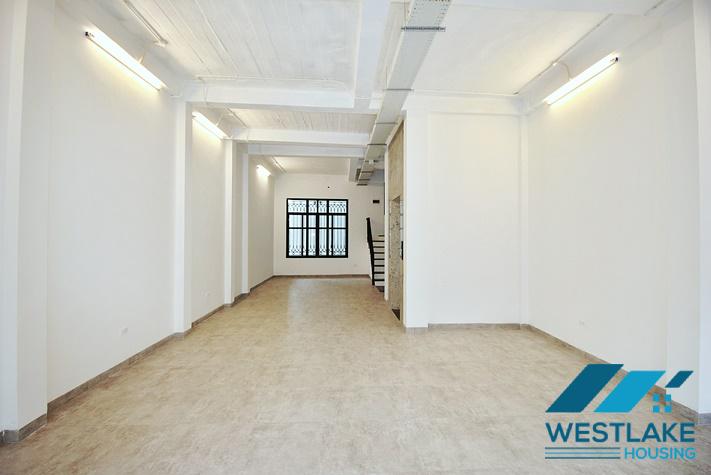 Cho Thuê Nhà Mới Được Cải Tạo Lại Để Làm Văn Phòng Hoặc Nhà Hàng Tại Tây Hồ, Hà Nội.