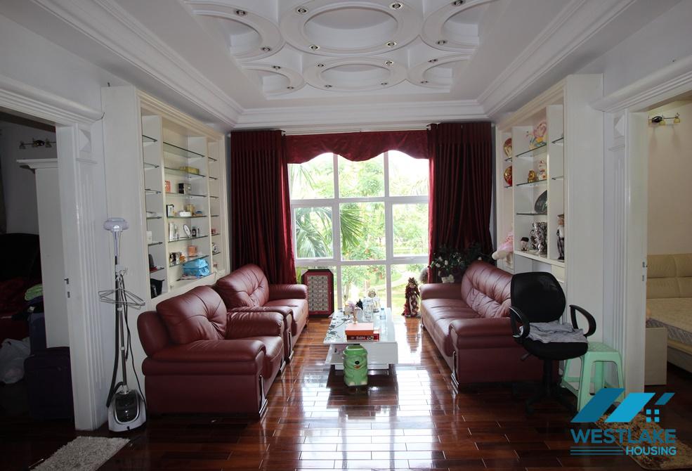 Nhà đẹp, đầy đủ nội thất cho thuê tại Ciputra, Tây Hồ, Hà Nội.