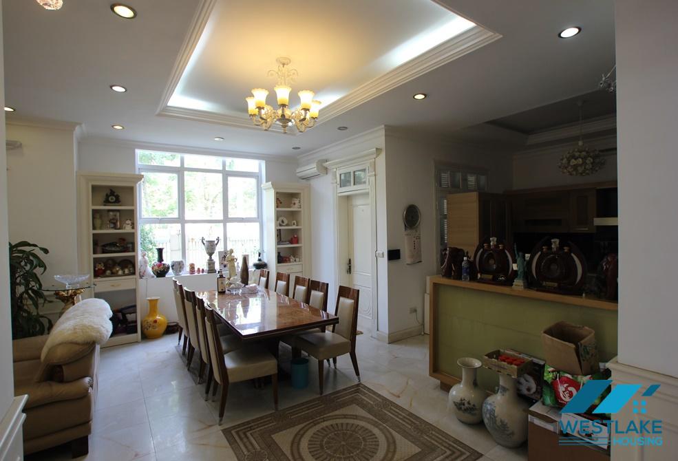 Nhà đẹp, đầy đủ nội thất cho thuê tại Ciputra, Tây Hồ, Hà Nội.