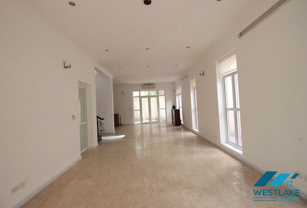 Cho thuê nhà gia đình tại Ciputra Hà Nội – 5 phòng ngủ, thiết kế mở, không nội thất