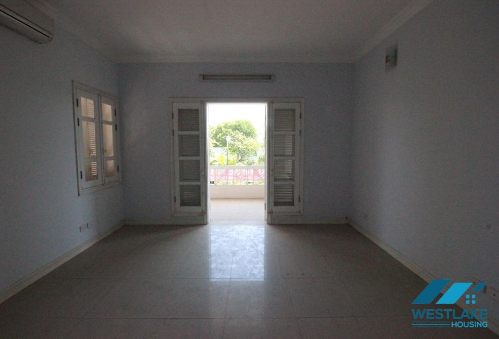 Cho thuê nhà gia đình tại Ciputra Hà Nội – 5 phòng ngủ, thiết kế mở, không nội thất