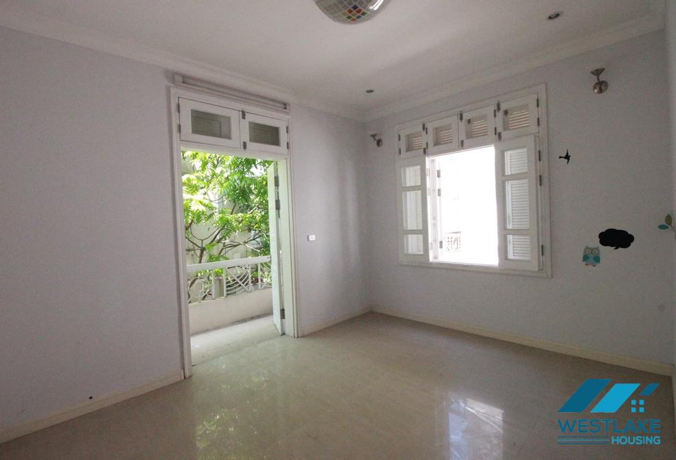 Cho thuê nhà gia đình tại Ciputra Hà Nội – 5 phòng ngủ, thiết kế mở, không nội thất