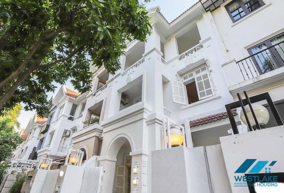 Cho thuê nhà 4 phòng ngủ tại khu T, Ciputra Tây Hồ – 140m², nội thất cơ bản