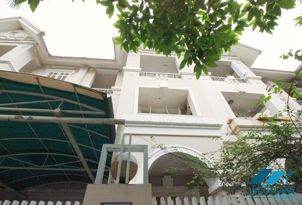 Cho thuê nhà đẹp 5 phòng ngủ tại khu T, Ciputra Tây Hồ – 180m², đầy đủ nội thất