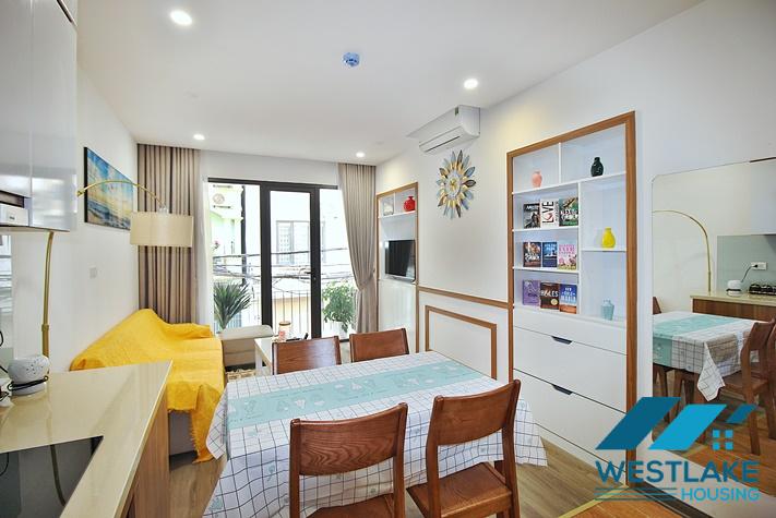 Cho Thuê Căn Hộ 2 Phòng Ngủ Mơi Đẹp, Ban Công Thoáng Sáng Tại Tô Ngọc Vân, Tây Hồ, Hà Nội