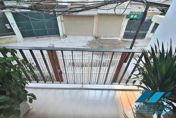 Cho Thuê Căn Hộ 2 Phòng Ngủ Mơi Đẹp, Ban Công Thoáng Sáng Tại Tô Ngọc Vân, Tây Hồ, Hà Nội