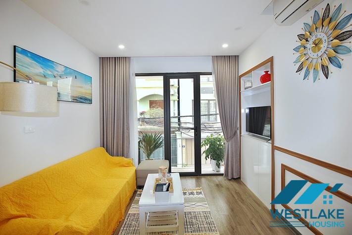 Cho Thuê Căn Hộ 2 Phòng Ngủ Mơi Đẹp, Ban Công Thoáng Sáng Tại Tô Ngọc Vân, Tây Hồ, Hà Nội