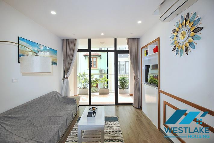 Cho Thuê Căn Hộ 2 Phòng Ngủ Mới Đẹp, Hiện Đại, Ban Công Rông Thoáng Mát Tại Tô Ngọc Vân, Tây Hồ, Hà Nội