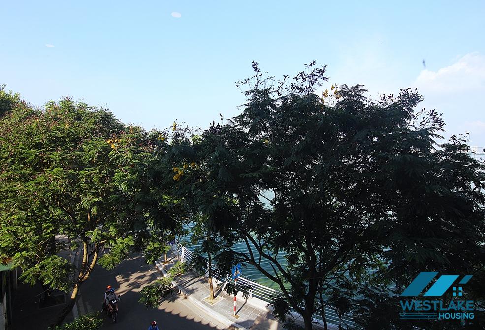 A brand new studio with lake view for rent in Trich Sai, Tay ho