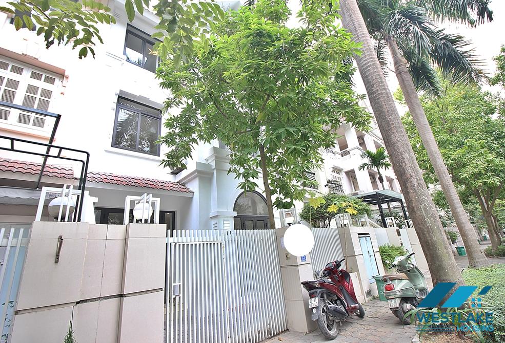 Cho thuê nhà đẹp 4 phòng ngủ tại Ciputra, Tây Hồ – Đầy đủ nội thất, vào ở ngay