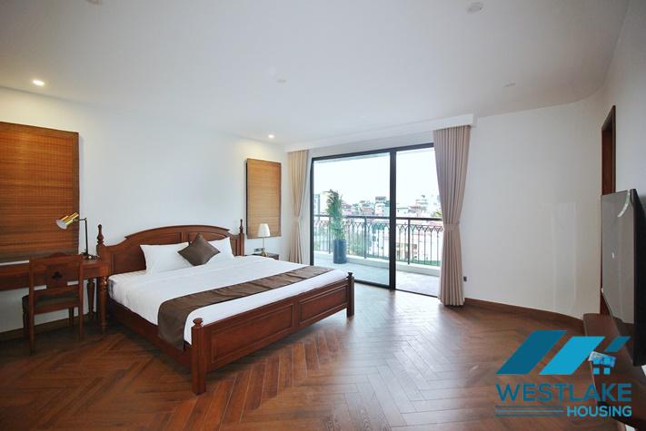 Cho Thuê Căn Hộ 3 Phòng Ngủ Ban Công Rộng View Hồ Thoáng Mát, Hoàn Toàn Mới Tại Xuân Diệu, Tây Hồ, Hà Nội.