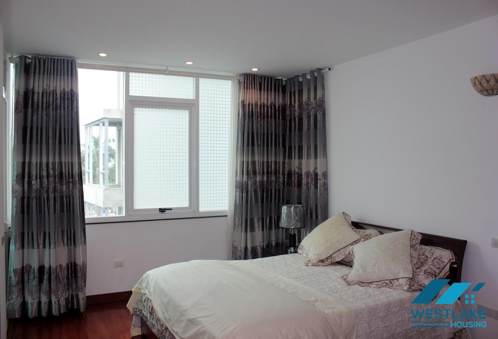 Nice lake view apartment for lease in Tay Ho ward, Hanoi