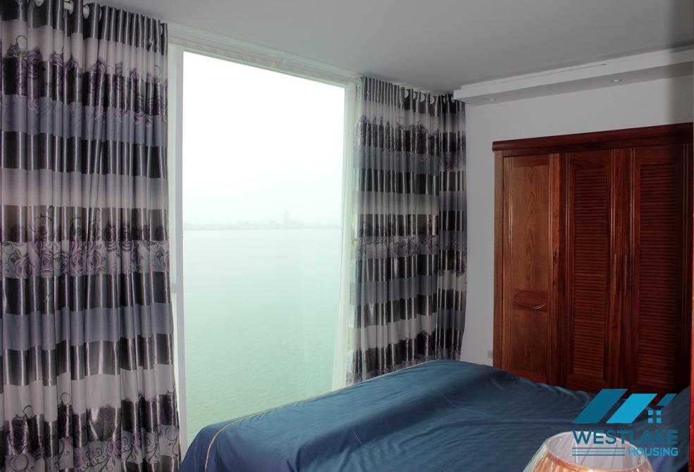 Lake view 2 bedrooms apartment for lease in Tay Ho ward, Hanoi