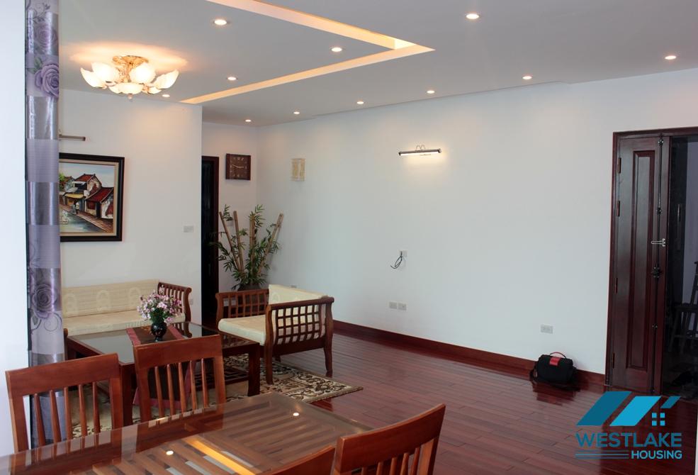 Lake view 2 bedrooms apartment for lease in Tay Ho ward, Hanoi