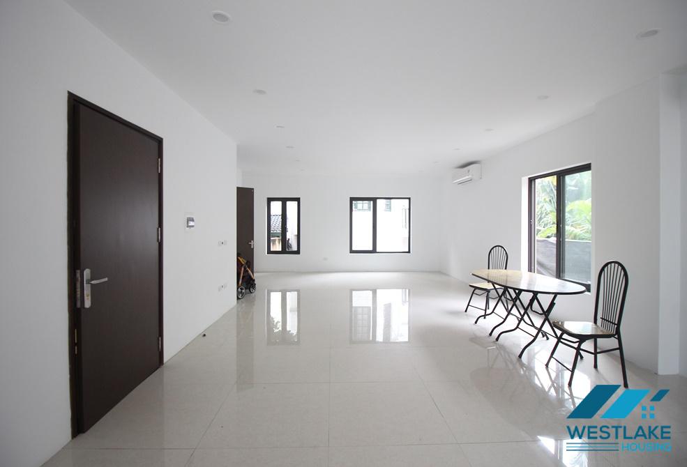 Ideal office space for rent in To Ngoc Van, Tay Ho