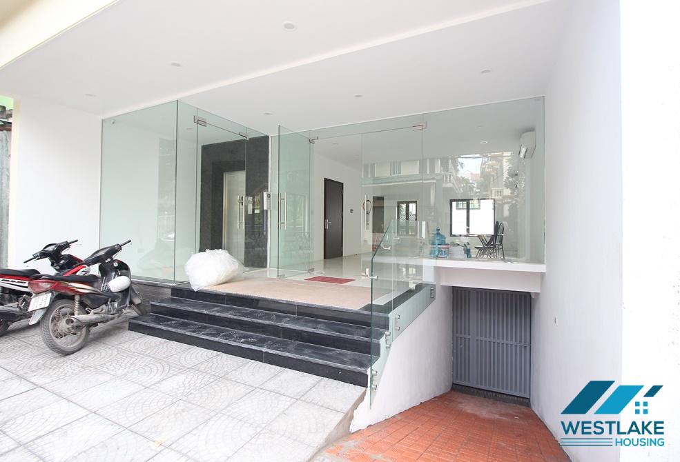Ideal office space for rent in To Ngoc Van, Tay Ho