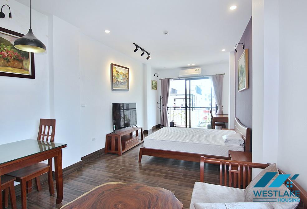 Cho Thuê Căn Hộ Studio Mới  Đep và Sáng Thoáng Tại Trịnh Công Sơn, Tây Hồ, Hà Nội.