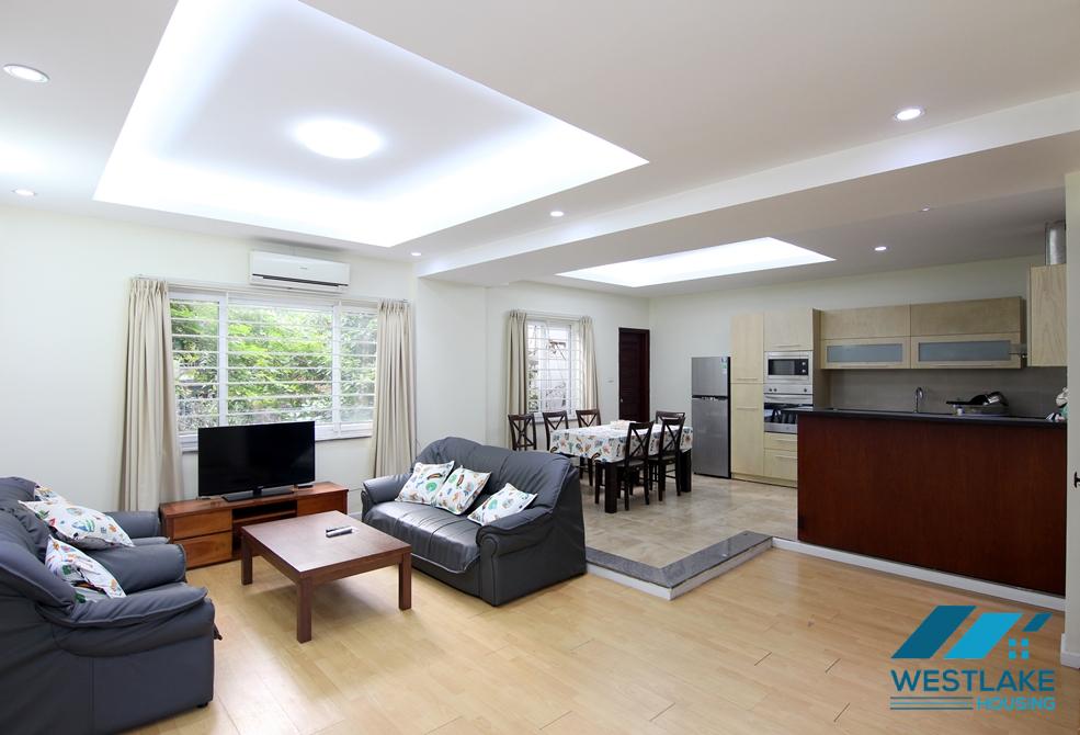 A nice 5 bedroom house by the West Lake side for rent in Tay Ho, Ha Noi