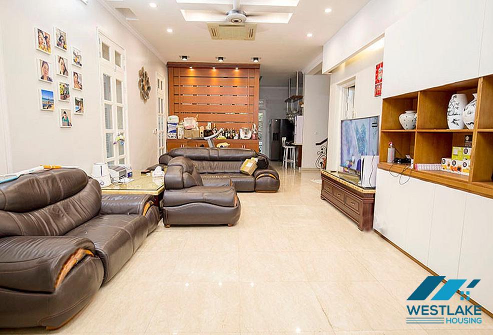 Cho thuê nhà đẹp 4 phòng ngủ tại Ciputra, Tây Hồ – Đầy đủ nội thất, khu yên tĩnh