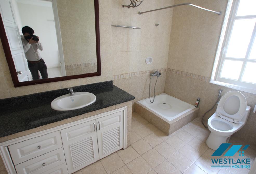 Cho thuê nhà hiện đại full nội thất tại khu T, Ciputra Hà Nội – Nhiều ánh sáng, sân vườn đẹp