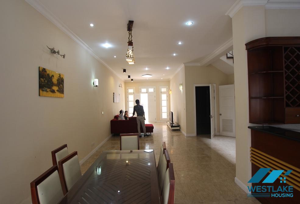 Cho thuê nhà hiện đại full nội thất tại khu T, Ciputra Hà Nội – Nhiều ánh sáng, sân vườn đẹp