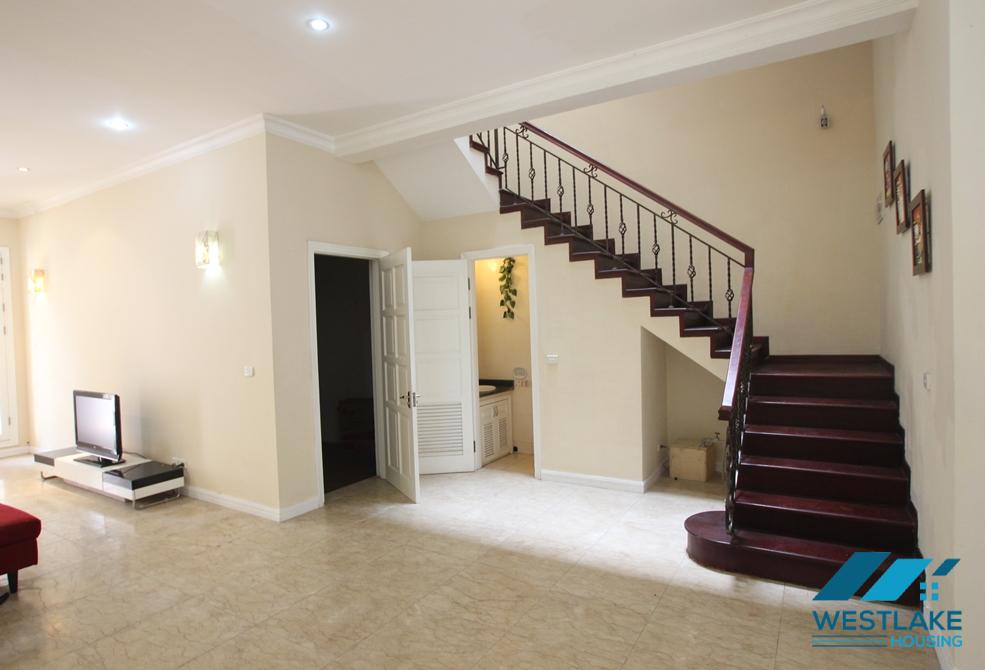 Cho thuê nhà hiện đại full nội thất tại khu T, Ciputra Hà Nội – Nhiều ánh sáng, sân vườn đẹp