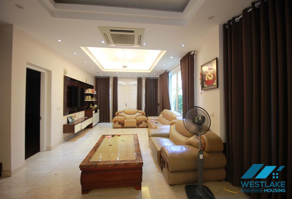 Cho thuê nhà đẹp 4 phòng ngủ tại khu T, Ciputra Tây Hồ – Full nội thất, ban công rộng