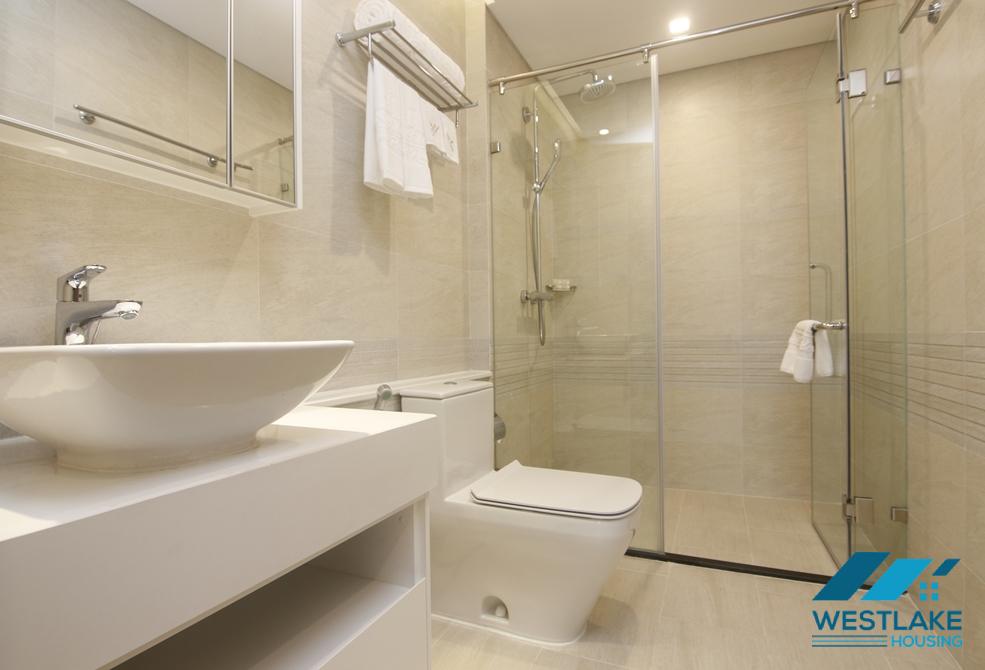 A bright and new apartment for rent in Vinhome Metropolis, Lieu Giai st, Ba Dinh, Ha Noi