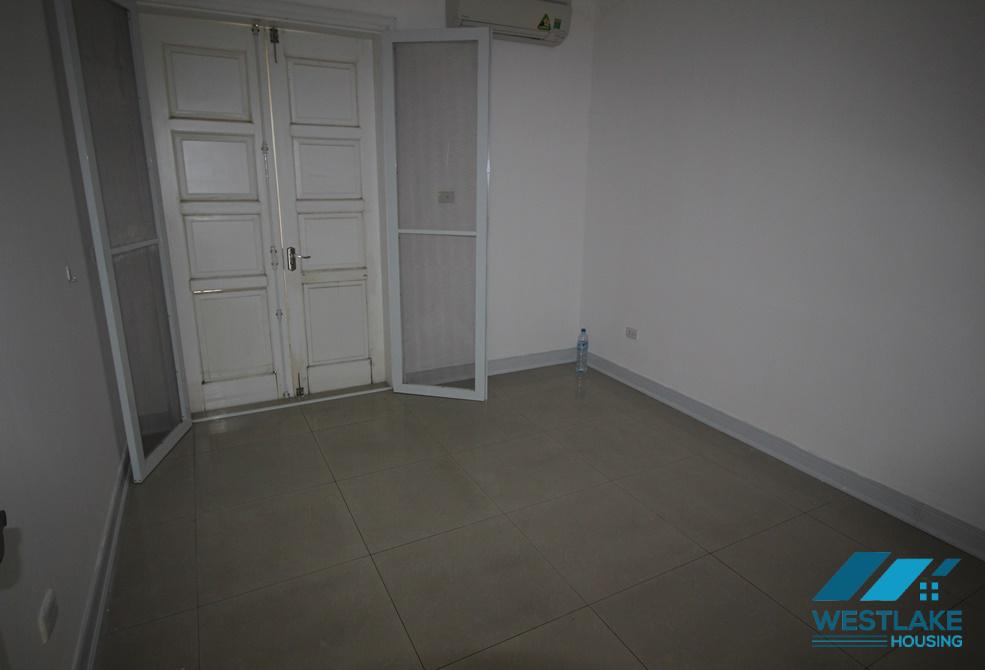 Cho thuê nhà có sân sau và gara tại Ciputra Hanoi International City. Cho thuê nhà có sân sau và gara tại Ciputra Hanoi International City.