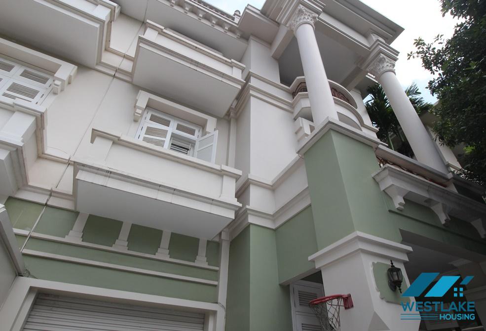 Cho thuê nhà có sân sau và gara tại Ciputra Hanoi International City. Cho thuê nhà có sân sau và gara tại Ciputra Hanoi International City.