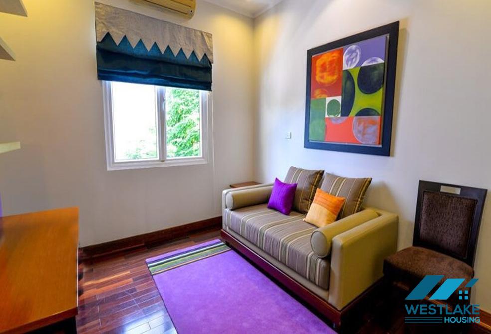 Biệt thự sang trọng và đầy màu sắc cho thuê tại Ciputra Hanoi International City.