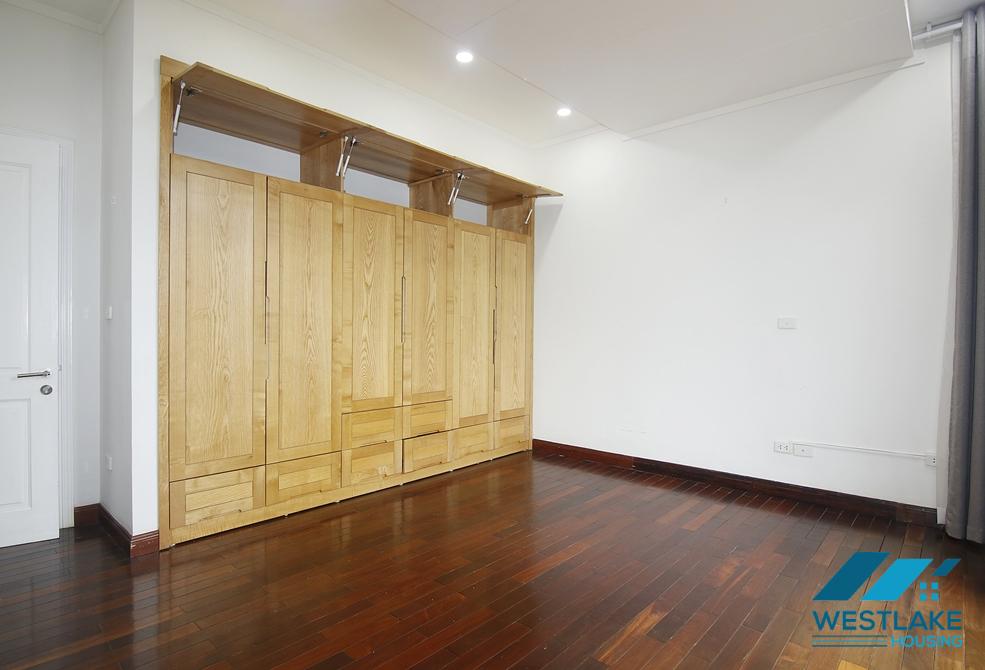 Cho thuê biệt thự xinh xắn tại khu T, thuộc khu đô thị Ciputra Hanoi International City, Tây Hồ.