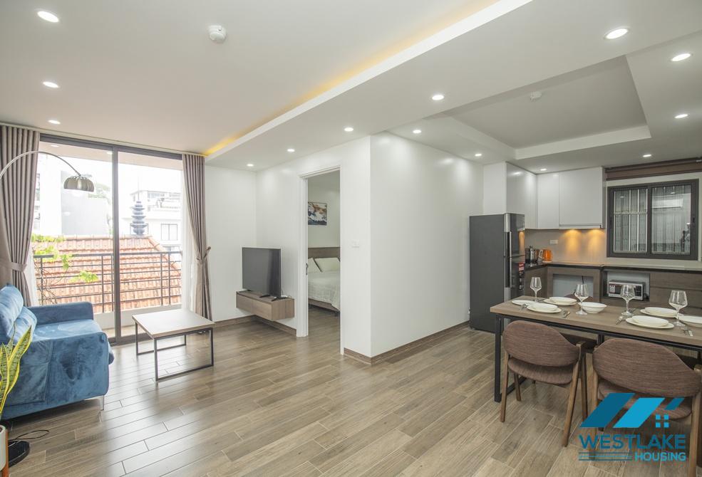 A modern 02 bedroom apartment for rent in Tay Ho street, Ha Noi
