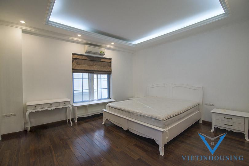 Biệt thự chất lượng tốt cho thuê tại Vinhome Riverside Long Biên