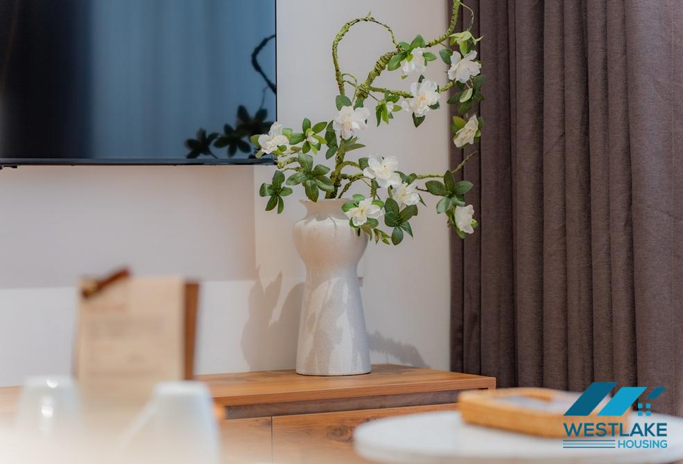 Beautiful and spacious one bedroom apartment for rent in Tay Ho, Ha Noi Beautiful and spacious one bedroom apartment for rent in Tay Ho, Ha Noi