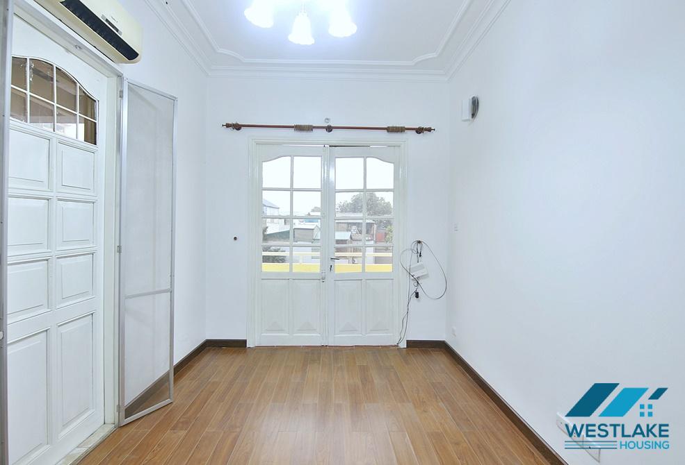 Unfurnished 4 bedroom house for rent in Tay Ho, Ha Noi Unfurnished 4 bedroom house for rent in Tay Ho, Ha Noi