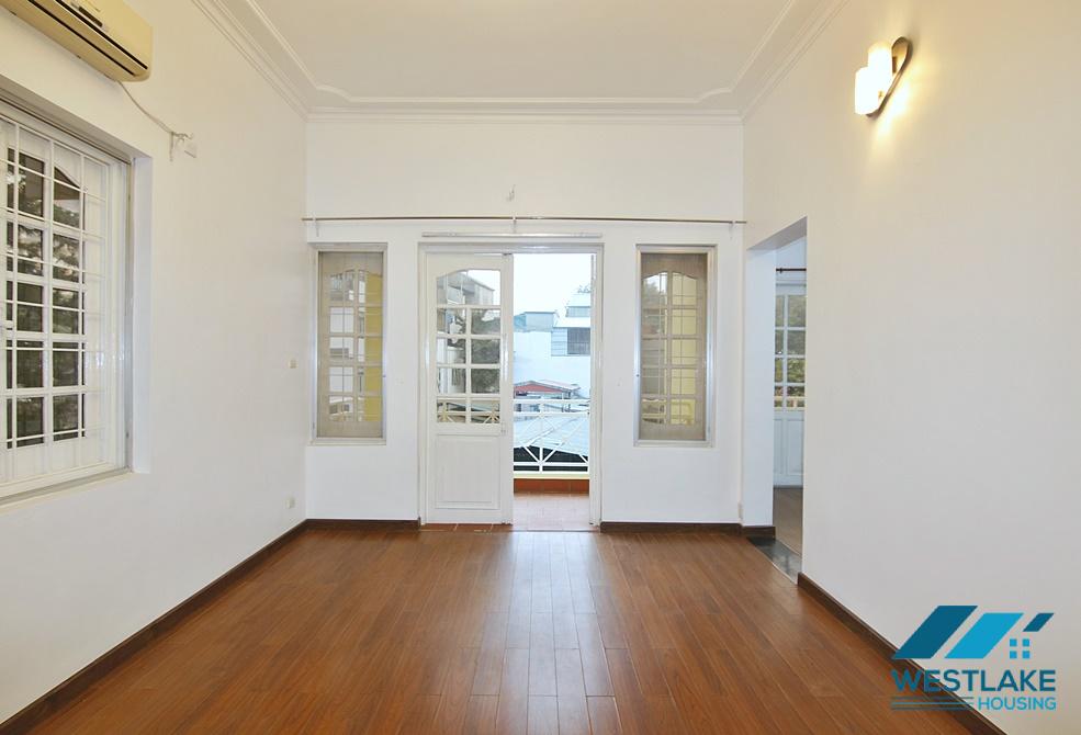 Unfurnished 4 bedroom house for rent in Tay Ho, Ha Noi Unfurnished 4 bedroom house for rent in Tay Ho, Ha Noi